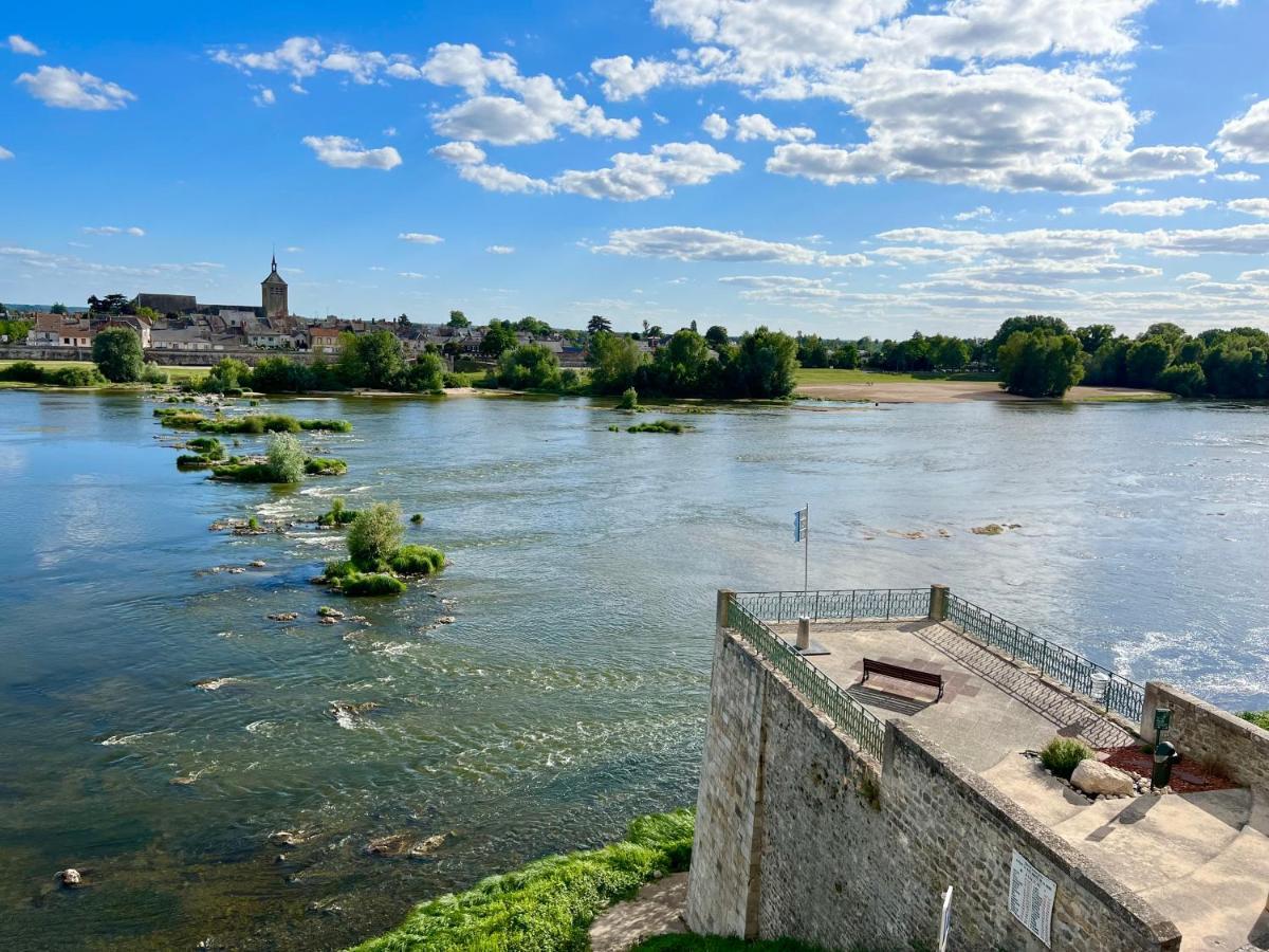 La Vue Loire Maison Saint-Denis-de lʼHôtel Eksteriør billede